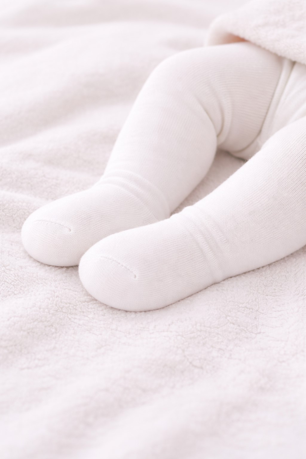 ciorapi lungi albi bebe1