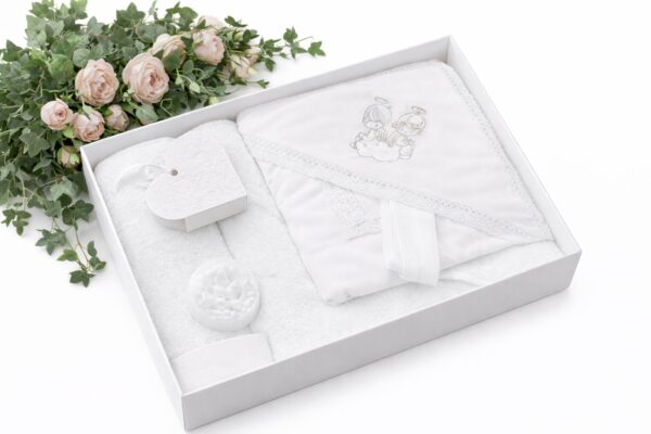 Trusou botez 8 piese ALB BRODERIE