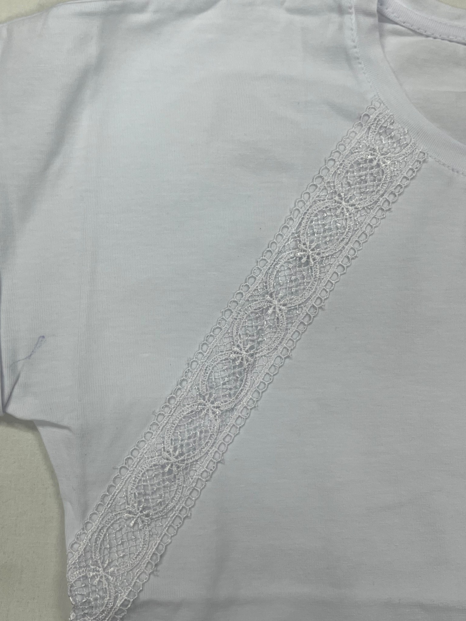 Tricou alb pentru fete model cu dantela MAYA 3